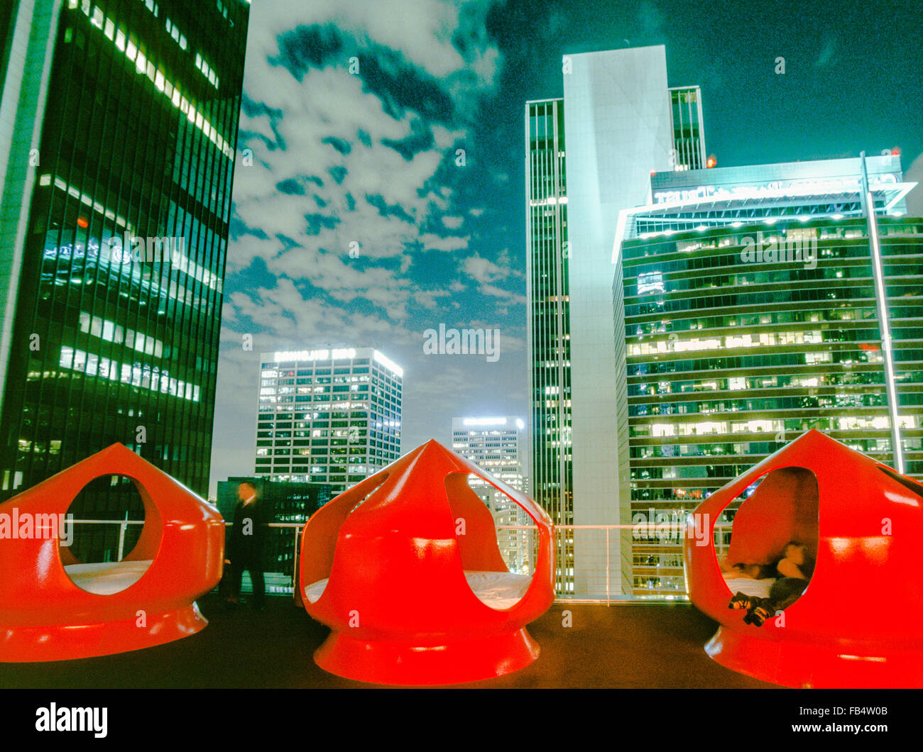 LOS ANGELES, CA - febbraio 28: lo Standard Hotel nel centro di Los Angeles, la California il 28 febbraio 2003. Foto Stock