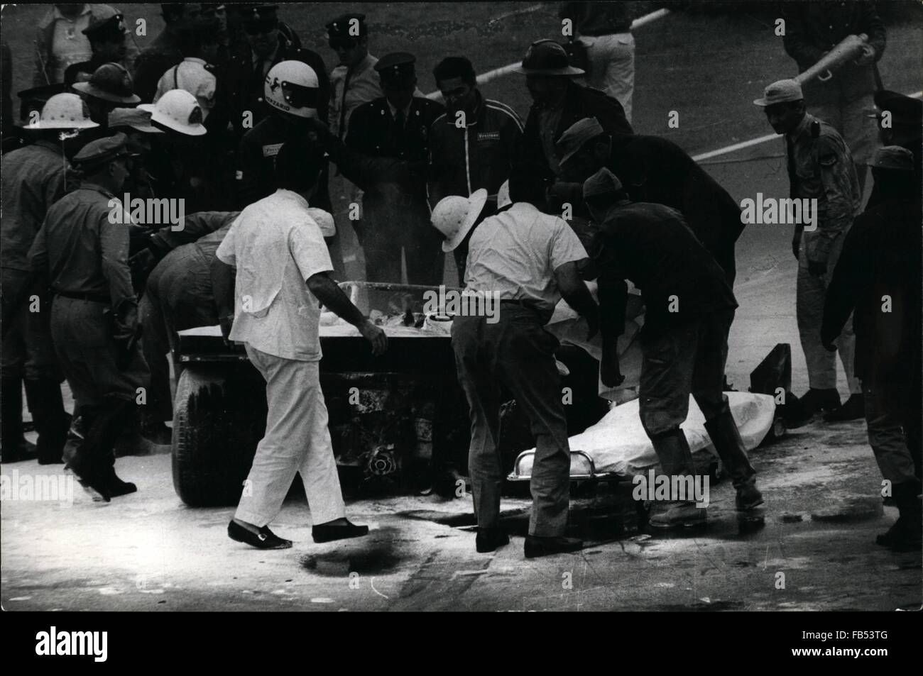 1971 - Ignazio Giunti - Muore morti tragico incidente durante il ''1000  chilometri di Buenos Aires" Car gara: La prima corsa in auto nella capitale  argentina's Autodromo di quest'anno, il 1000 kilometros