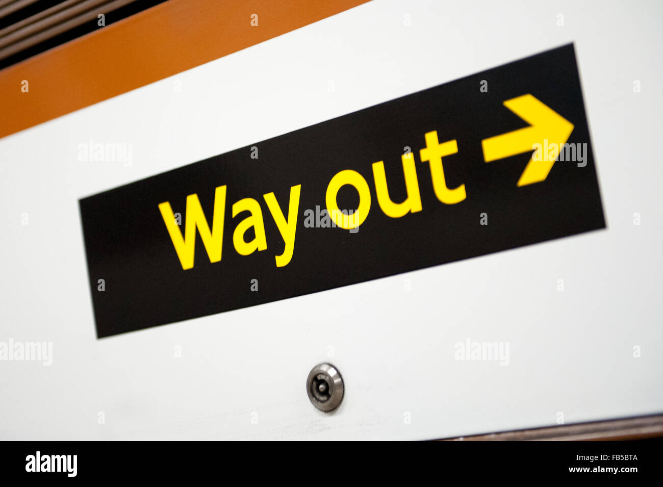 Vie di uscita della metropolitana di Londra segno del tubo a Londra. Foto Stock