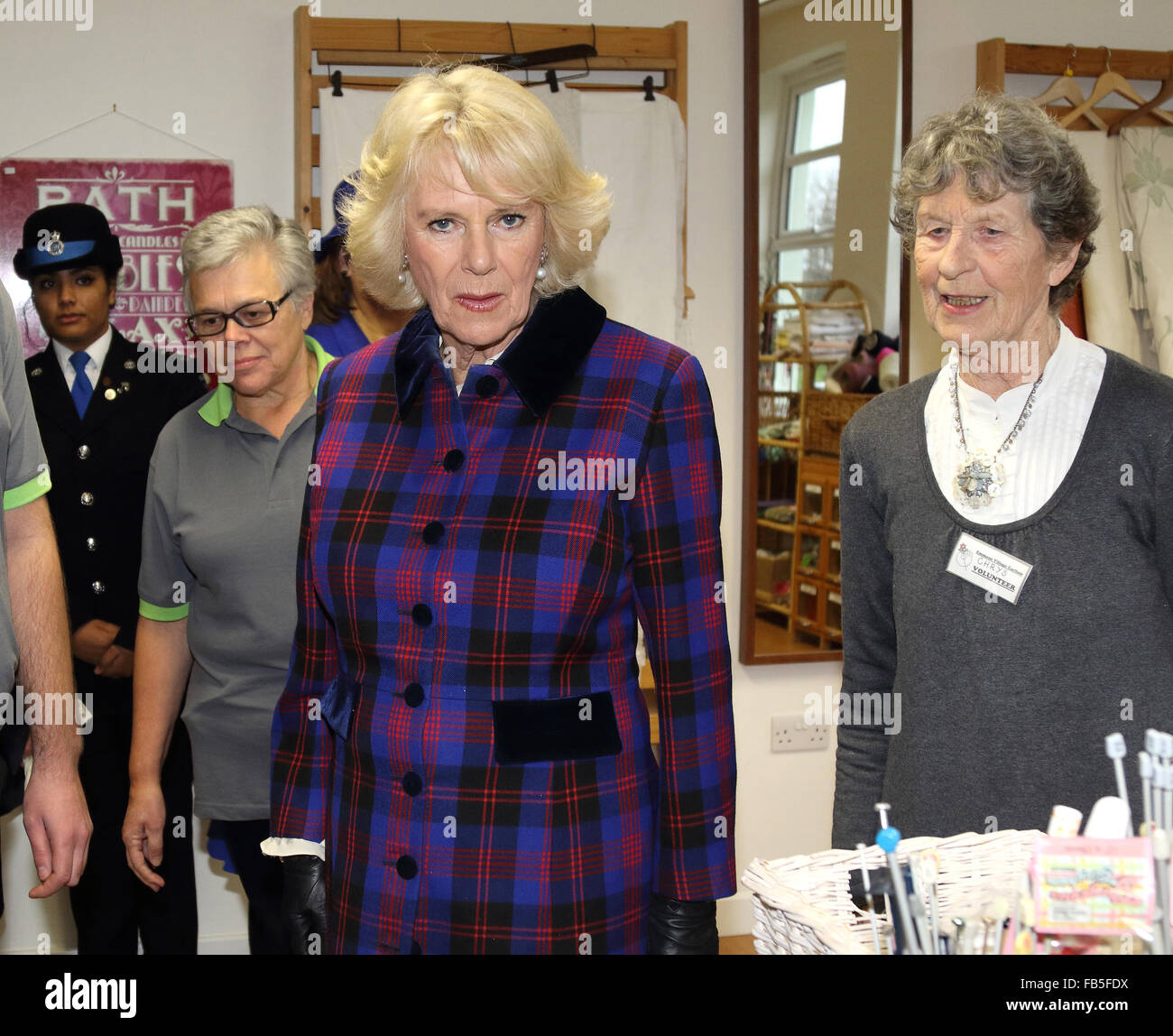 HRH Camilla, duchessa di Cornovaglia, Royal Patrono di Emmaus UK, visita del villaggio di Emmaus Carlton, Bedford , Royal Patrono di Emmaus UK, visita del villaggio di Emmaus Carlton, Bedford offre: la duchessa di Cornovaglia dove: Bedford, Regno Unito quando: 10 Dic 2015 Foto Stock