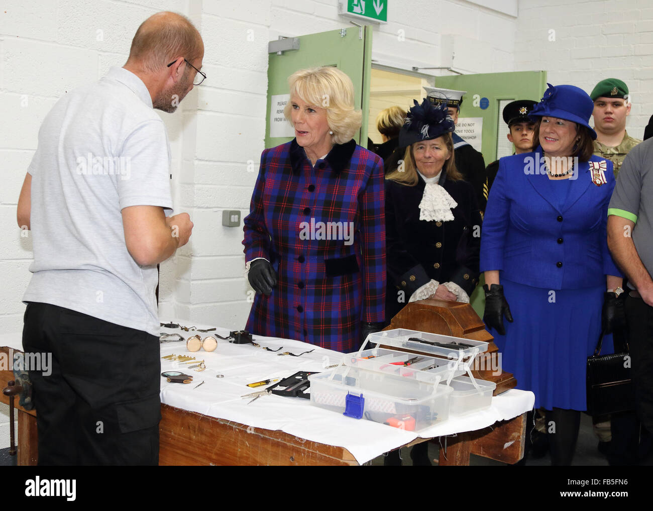 HRH Camilla, duchessa di Cornovaglia, Royal Patrono di Emmaus UK, visita del villaggio di Emmaus Carlton, Bedford , Royal Patrono di Emmaus UK, visita del villaggio di Emmaus Carlton, Bedford offre: la duchessa di Cornovaglia dove: Bedford, Regno Unito quando: 10 Dic 2015 Foto Stock