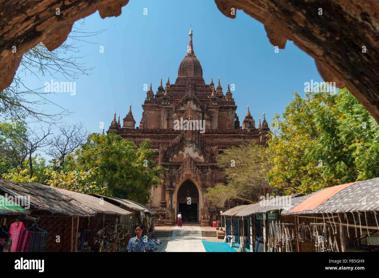 Tempio Htilominlo a Bagan, Mandalay Regione, Myanmar. Il tempio è 46m di altezza e fatto di mattoni rossi. Foto Stock