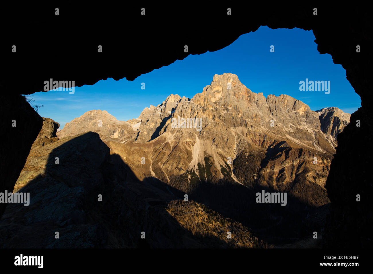 Vista delle Pale di San Martino gruppo di montagna. Cimon della Pala di picco. Il Trentino Dolomiti. Alpi italiane. L'Europa. Foto Stock