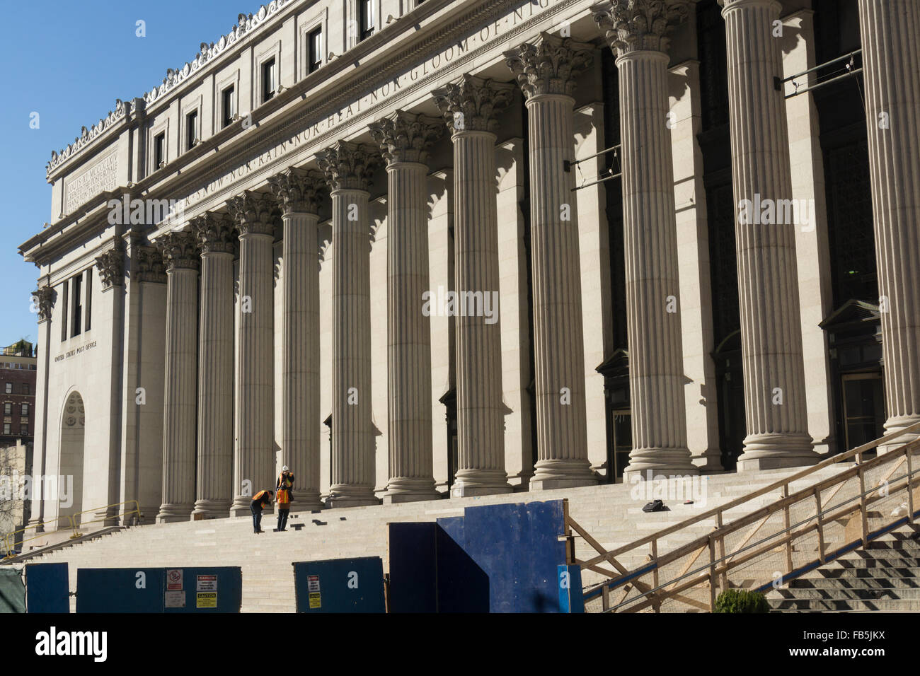 Il James A. Farley Post Office, il fulcro della stazione di Moynihan progetto su Mercoledì, 6 gennaio 2015. NYS Gov. Andrew Cuomo è impostato per annunciare i piani per iniziare subito il lungo ritardo progetto che si sarebbe mossa di Amtrak area di attesa per l'edificio dell'ufficio postale nonché una riqualificazione del LIRR e NJ Transit sale di Penn Station. (© Richard B. Levine) Foto Stock