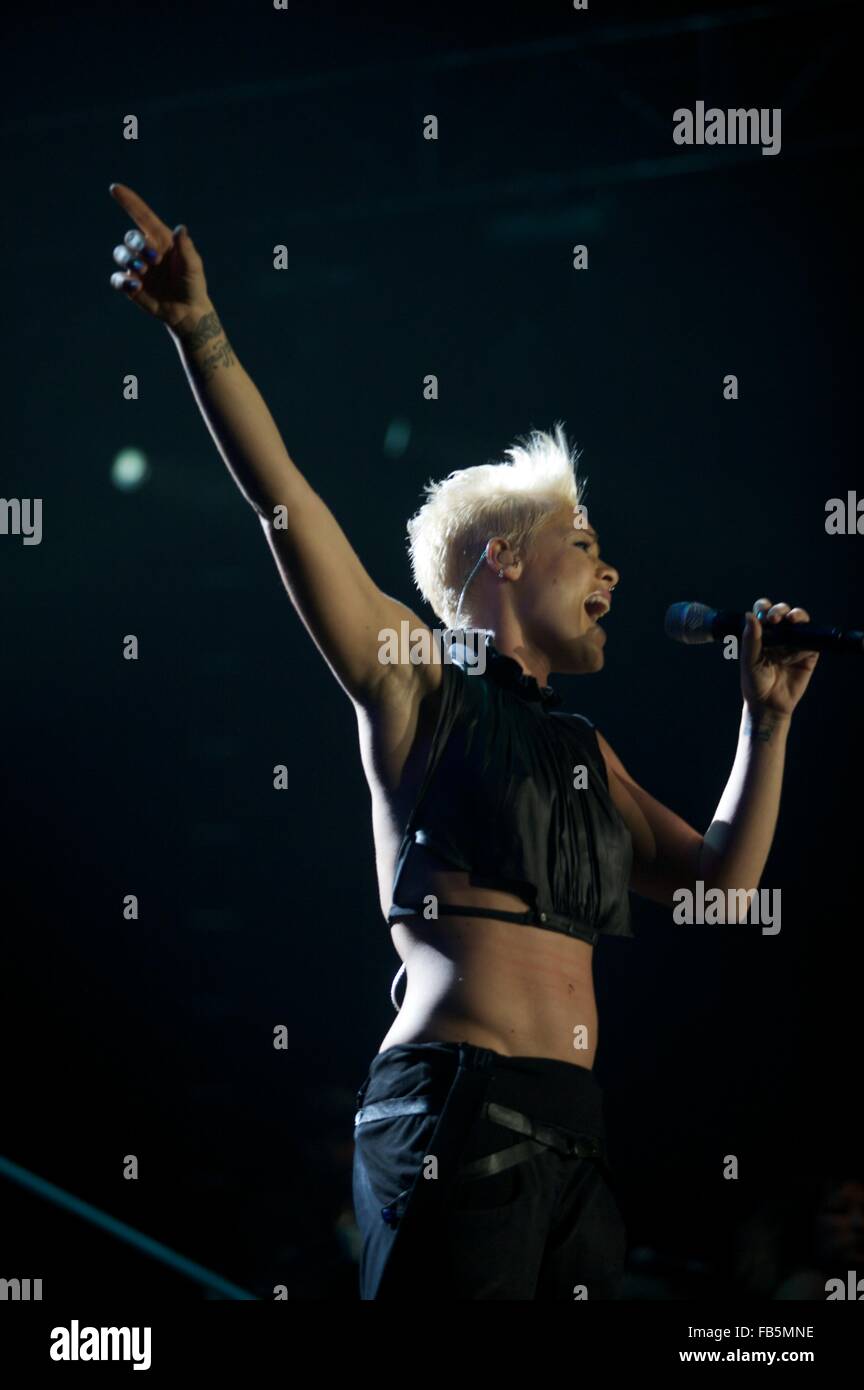 Pink performing live Foto Stock