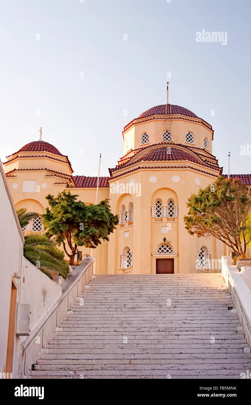 La chiesa di Charalambos situato a Exo Gonia sull'isola greca di Santorini. Foto Stock