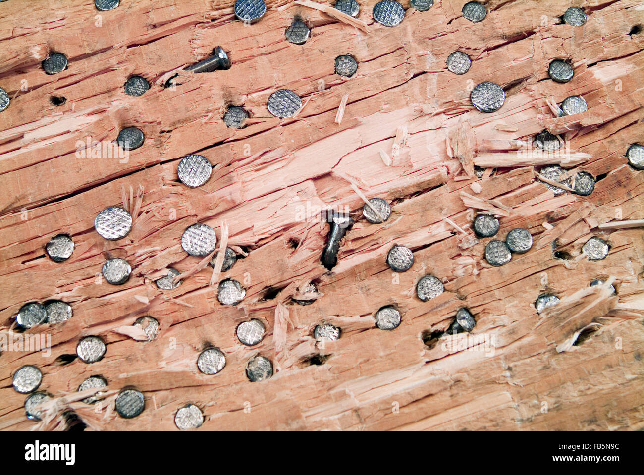 Luna park, tavola di legno con chiodi condotto in Germania Europa Foto Stock