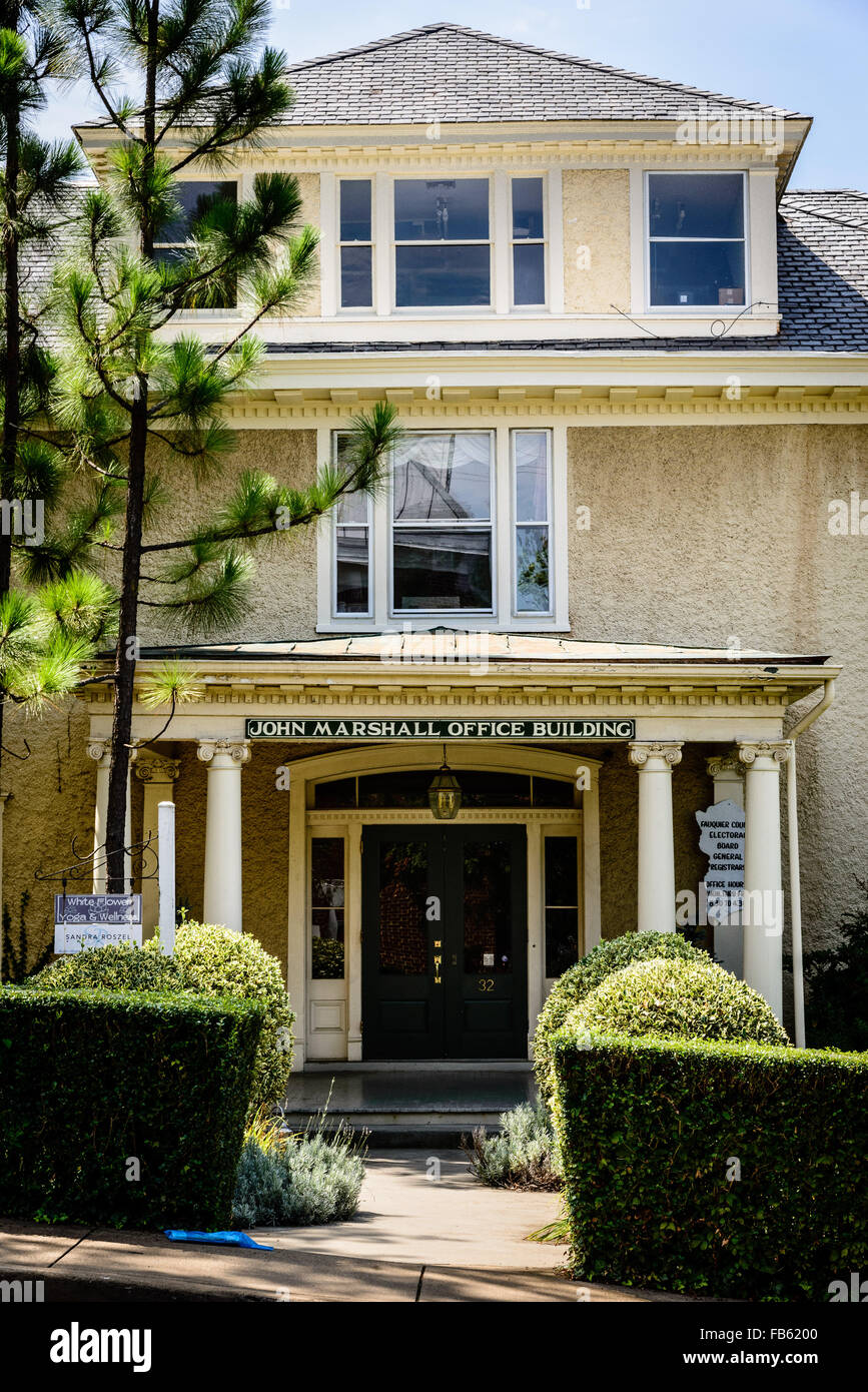 La contea di Fauquier scheda elettorale ufficio di registrazione, 32 Waterloo Street, Warrenton, Virginia Foto Stock