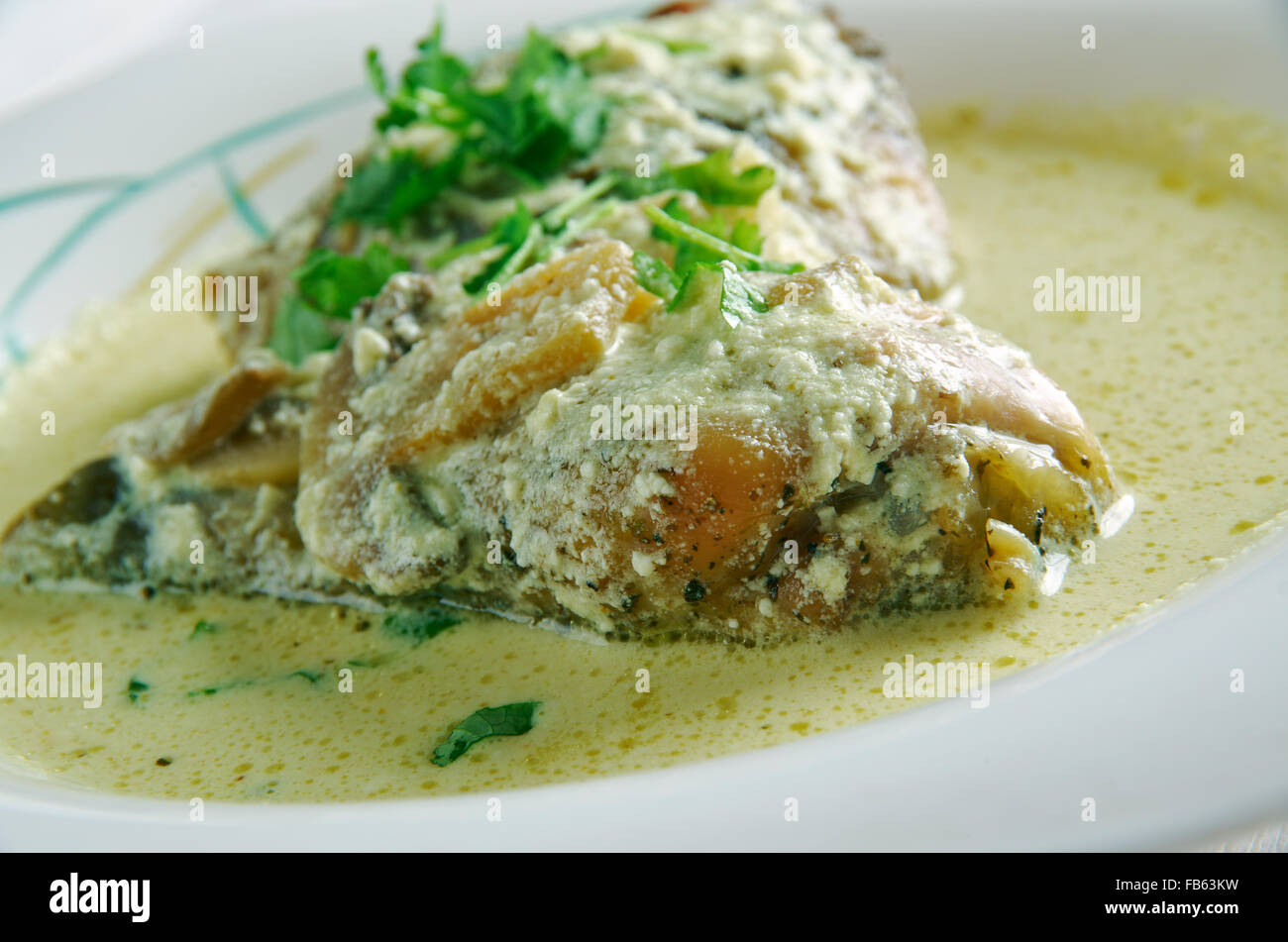 Coq au Riesling - pollo di Alsazia salsa di panna vino e funghi Foto Stock
