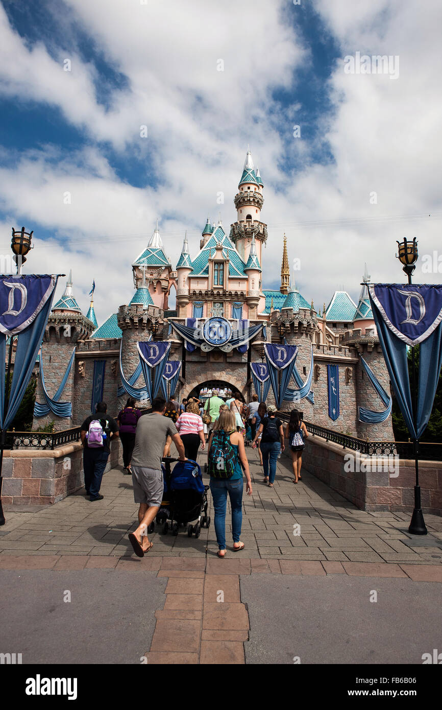 Cenerentola il castello di Disneyland Resort, Anaheim, California, Stati Uniti d'America Foto Stock