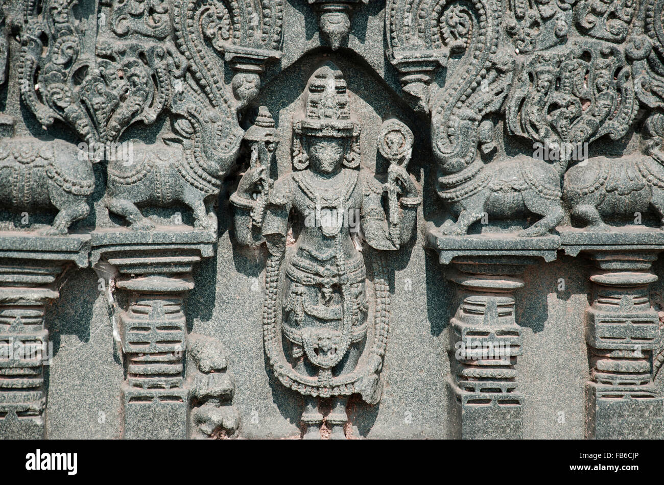 Figura scolpita, tempio complesso, Warangal fort, Warangal, Telangana, India Foto Stock