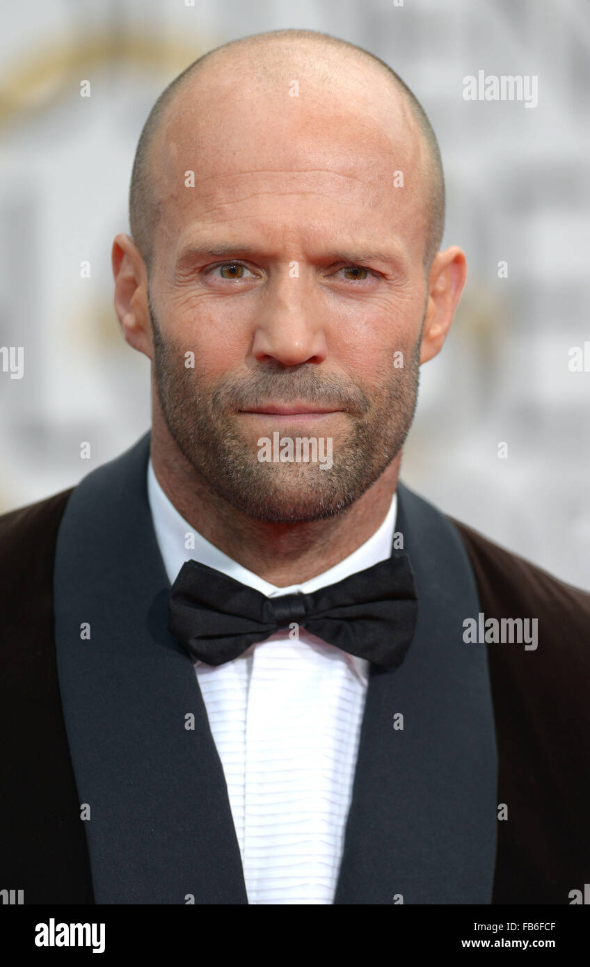 Los Angeles, California, USA. Il 10 gennaio, 2016. Jason Statham arriva al Golden Globes, Los Angeles, CA Credito: Sydney Alford/Alamy Live News Foto Stock