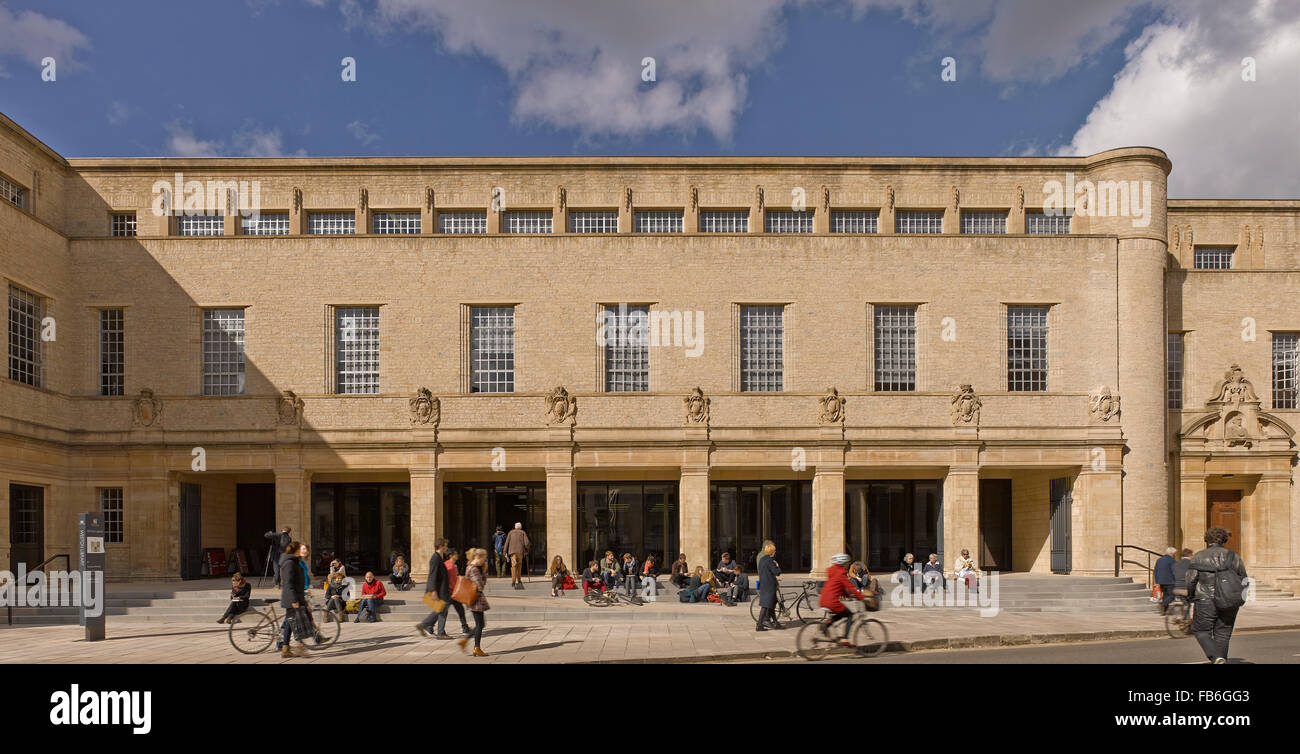 Esterno anteriore. Weston biblioteca, Oxford, Regno Unito. Architetto: Wilkinson Eyre, 2015. Foto Stock