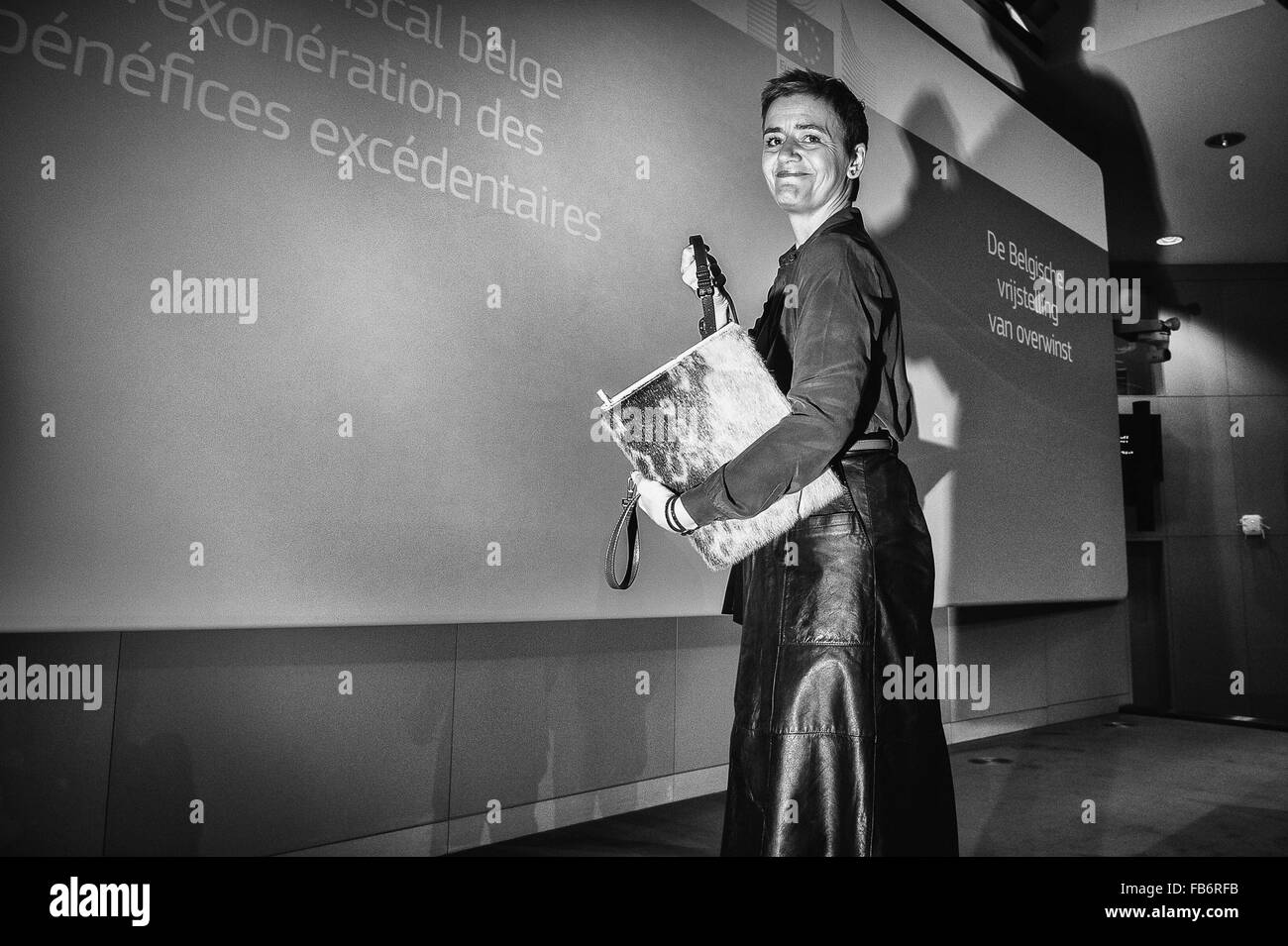 Bruxelles, BXL, Belgio. Xi gen, 2016. Margrethe Vestager, il commissario UE per la concorrenza dà la conferenza stampa sul belga ''eccesso di profitto'' regime fiscale a livello europeo dei servizi centrali della Commissione a Bruxelles, in Belgio, il 11.01.2016 Il Commissario ha annunciato che belga di eccesso di profitto regime fiscale è illegale e chiede a â'¬700m clawback da Wiktor Dabkowski Credito: Wiktor Dabkowski/ZUMA filo/Alamy Live News Foto Stock