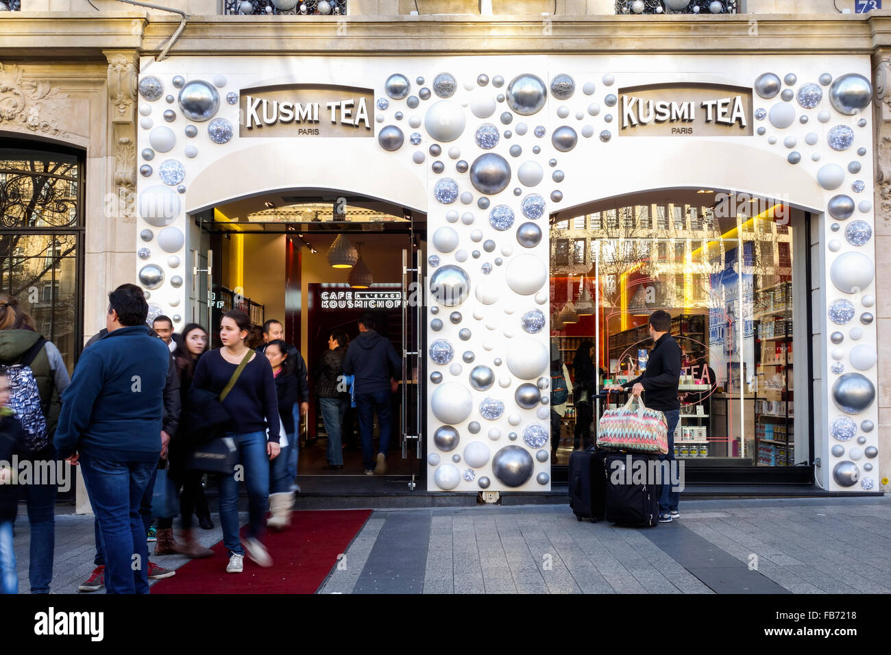 Kusmi tea store, Champs Elysées, Paris, Francia. Foto Stock