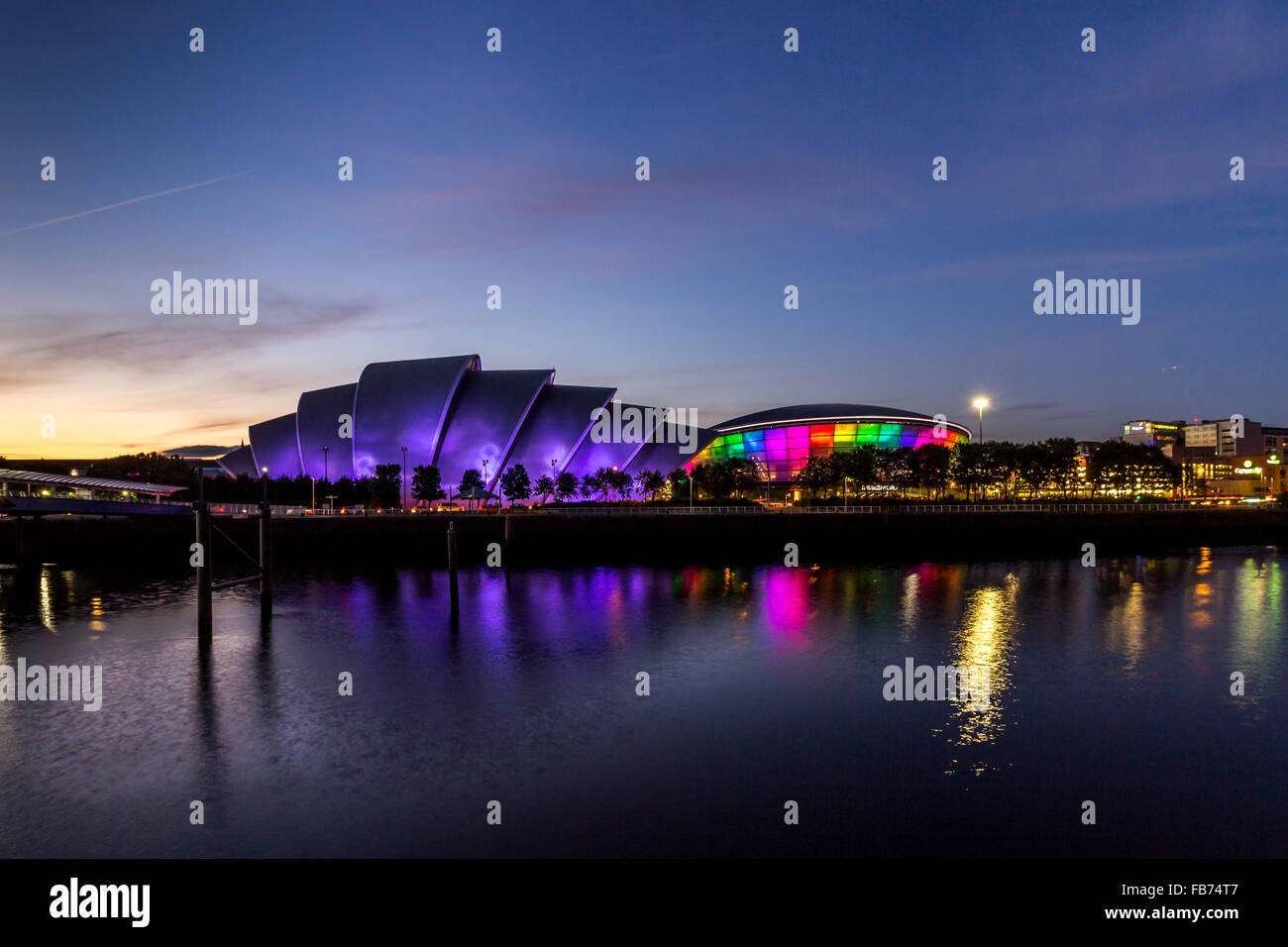 Il Clyde Auditorium e SSE Idro in Glasgow al crepuscolo Foto Stock