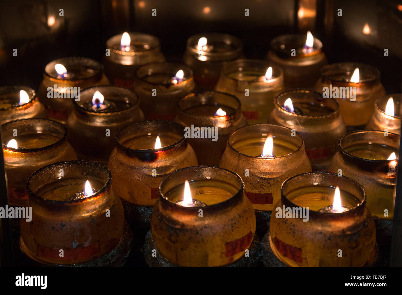 Barattoli di vetro per candele immagini e fotografie stock ad alta  risoluzione - Alamy