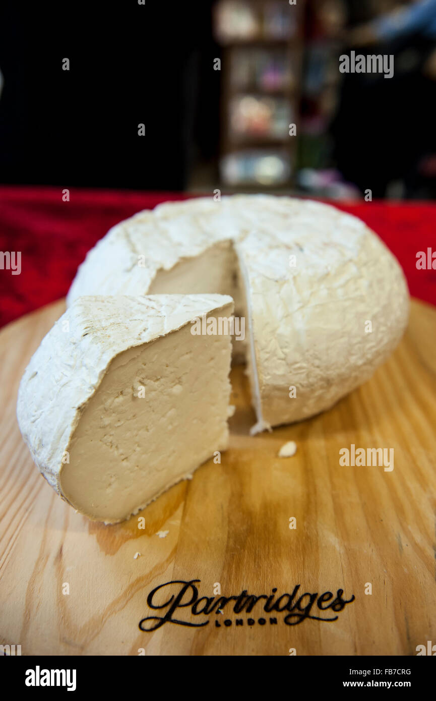 Il Sharpham Ticklemore capra è un pastorizzato, semidura latte di capra formaggio prodotto con caglio vegetale. Foto Stock