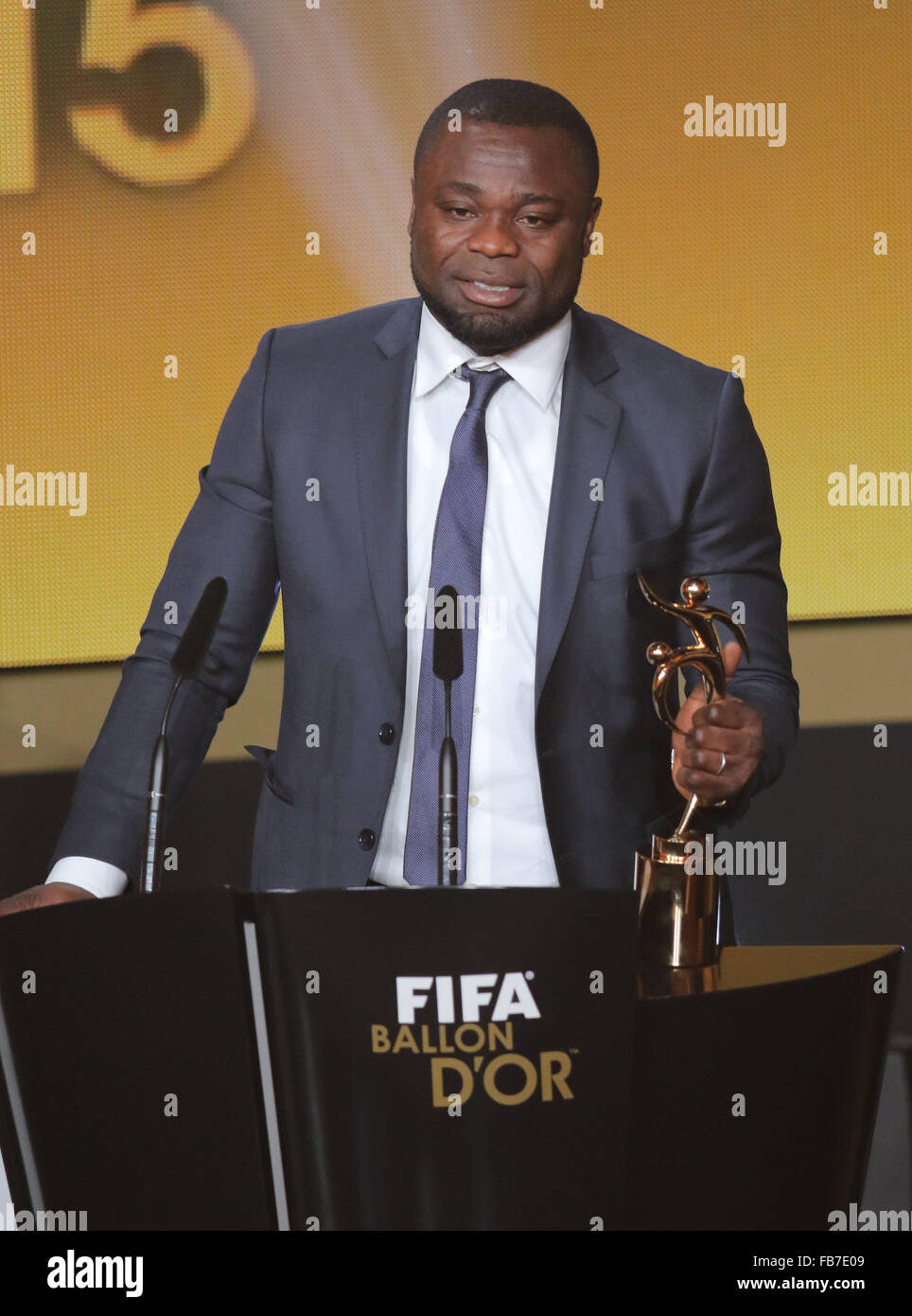 Zurigo, Svizzera. Xi gen, 2016. Gerald ASAMOAH gewinnt Fair Play Award Nominees Gala Player mondiale dell'Anno FIFA-Weltfussballer Calciatore dell'anno 2015, FIFA ballon d'Or nel Kongresshaus Zuerich, Svizzera a gennaio 11, 2016 / 11.01.2016 FIFA World Player parte Credito: Peter Schatz/Alamy Live News Foto Stock