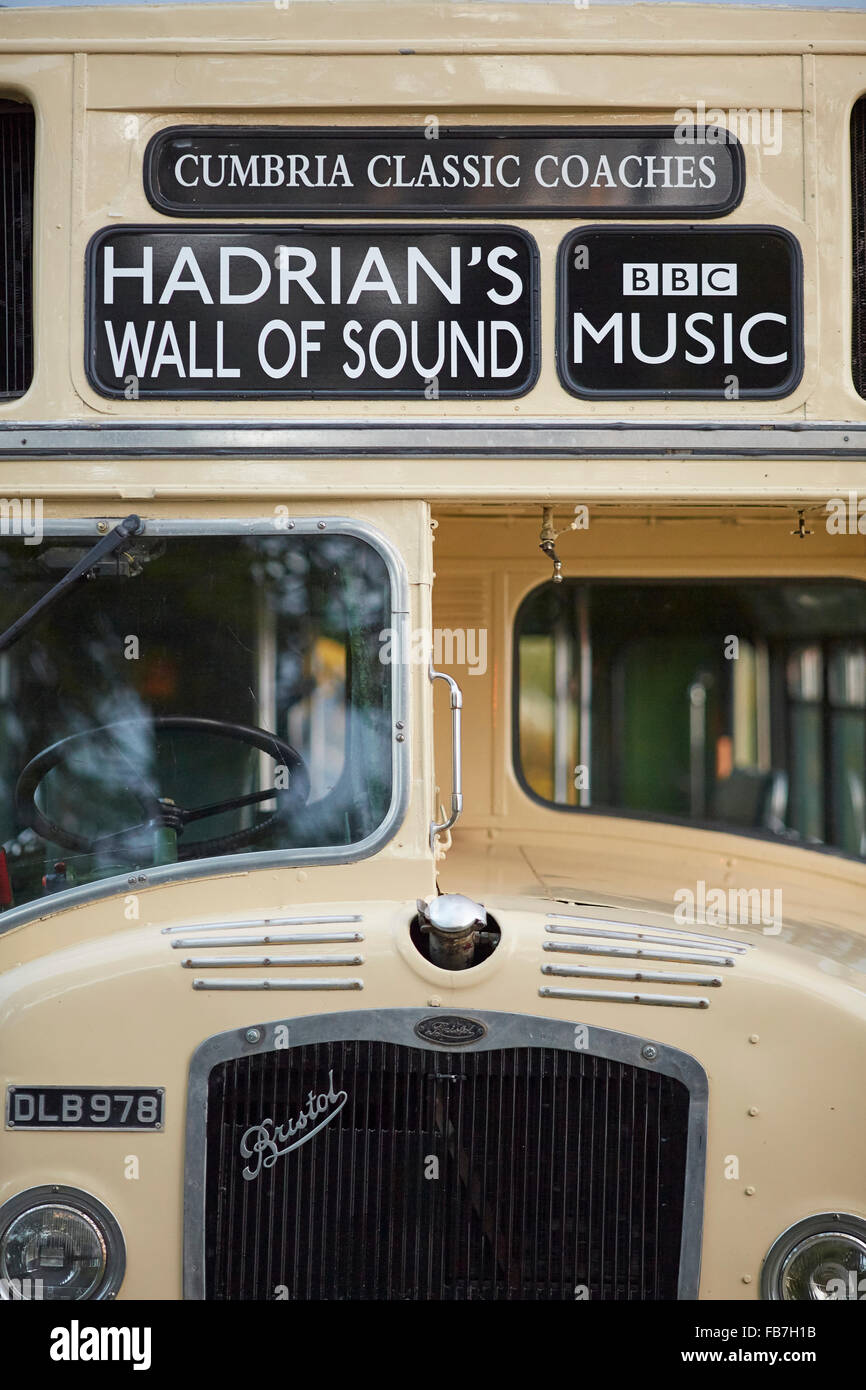 BBC Music giorno "per amore della musica' del Vallo di Adriano di suono 2015 a Bowness on Solway paludi 1959/1973 Nuovo per Crosville Mo Foto Stock
