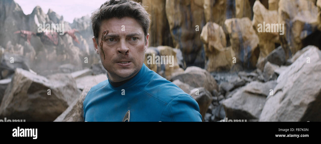 Star Trek al di là è una imminente American film di fantascienza e il sequel di Star Trek nelle tenebre (2013). È il tredicesimo film di Star Trek film franchising e il terzo episodio della serie di riavvio. Il film è diretto da Justin Lin da una sceneggiatura di Simon Pegg, Doug Jung, Roberto Orci, John D. Payne e Patrick McCay. Questa fotografia è per il solo uso editoriale ed è il copyright del film company e/o il fotografo assegnato dal film o società di produzione e può essere riprodotto solo da pubblicazioni in congiunzione con la promozione del film di cui sopra. Un mandato Foto Stock