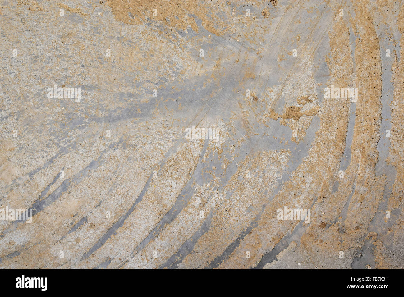 Parete in cemento o pavimento sporco con strisce diagonali tratti pattern su cemento Foto Stock