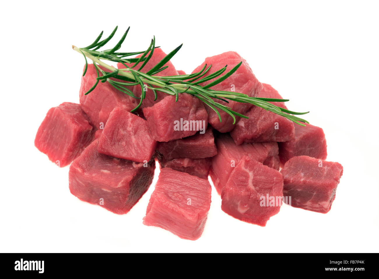 Tagliate a dadini la bistecca di manzo - studio shot con uno sfondo bianco Foto Stock