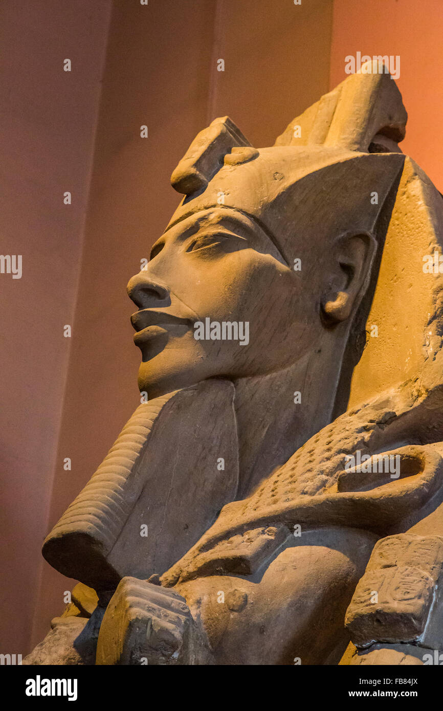 Statua di Akhenaton, il Museo Egizio del Cairo, Egitto Foto Stock