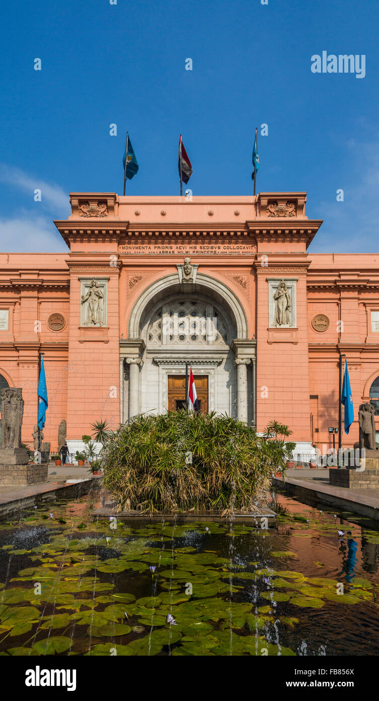 Ingresso facciata, il Museo Egizio del Cairo, Egitto Foto Stock