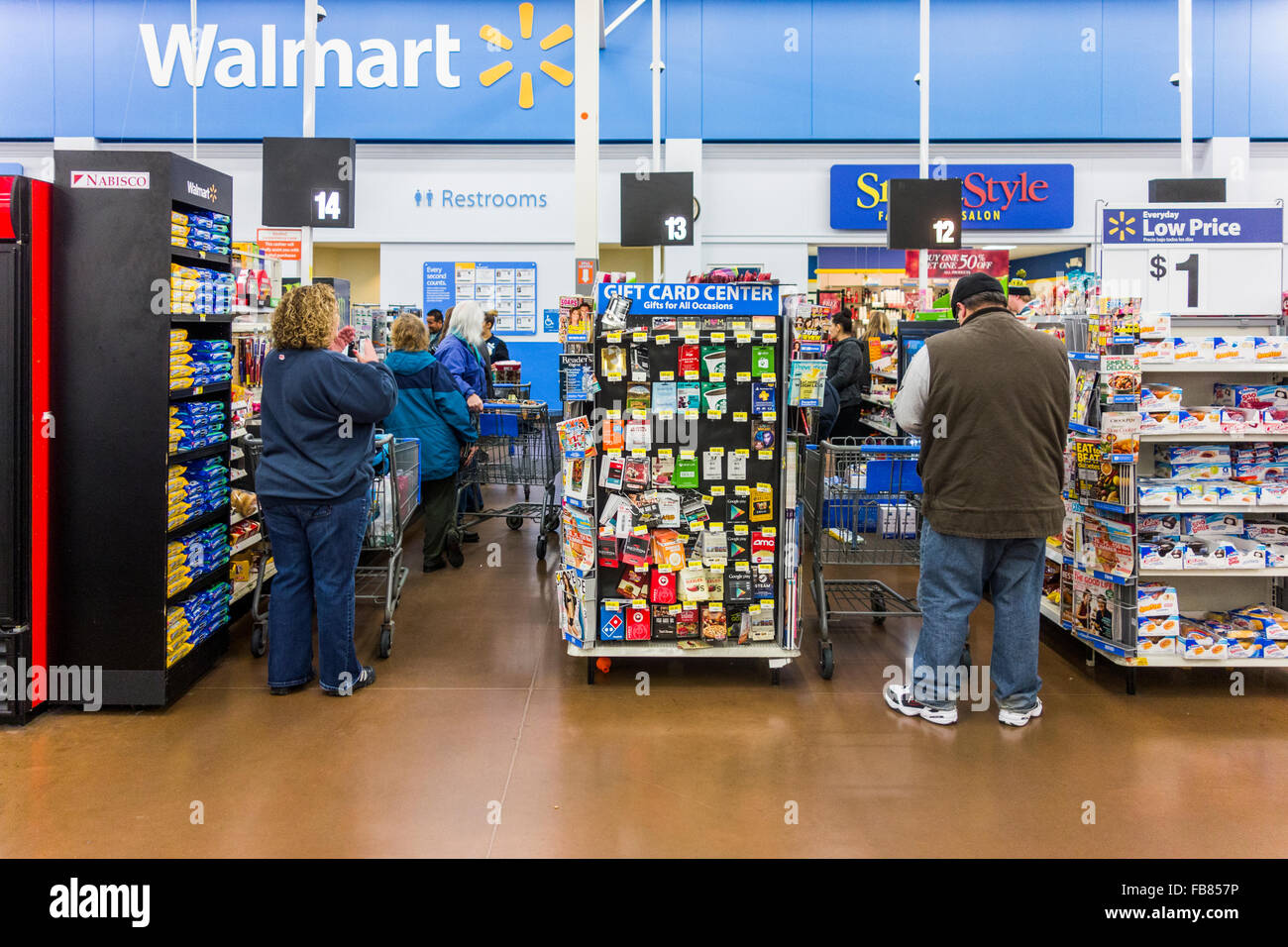 Acquista la linea, Walmart Store, Pasco, nello Stato di Washington, USA Foto Stock