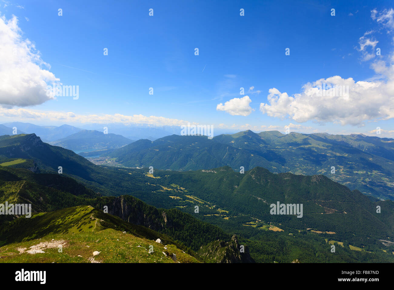 Panorama dalle Alpi italiane, la cima di una montagna, la Cima Larici Asiago Foto Stock