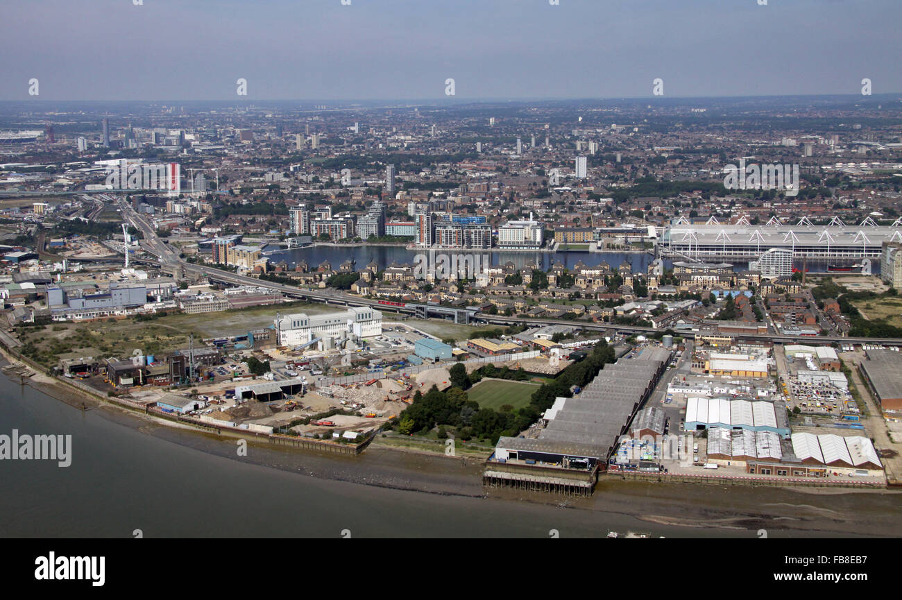 Vista aerea attraverso TheThames verso Excel London & Gallions Point Marina, Regno Unito Foto Stock