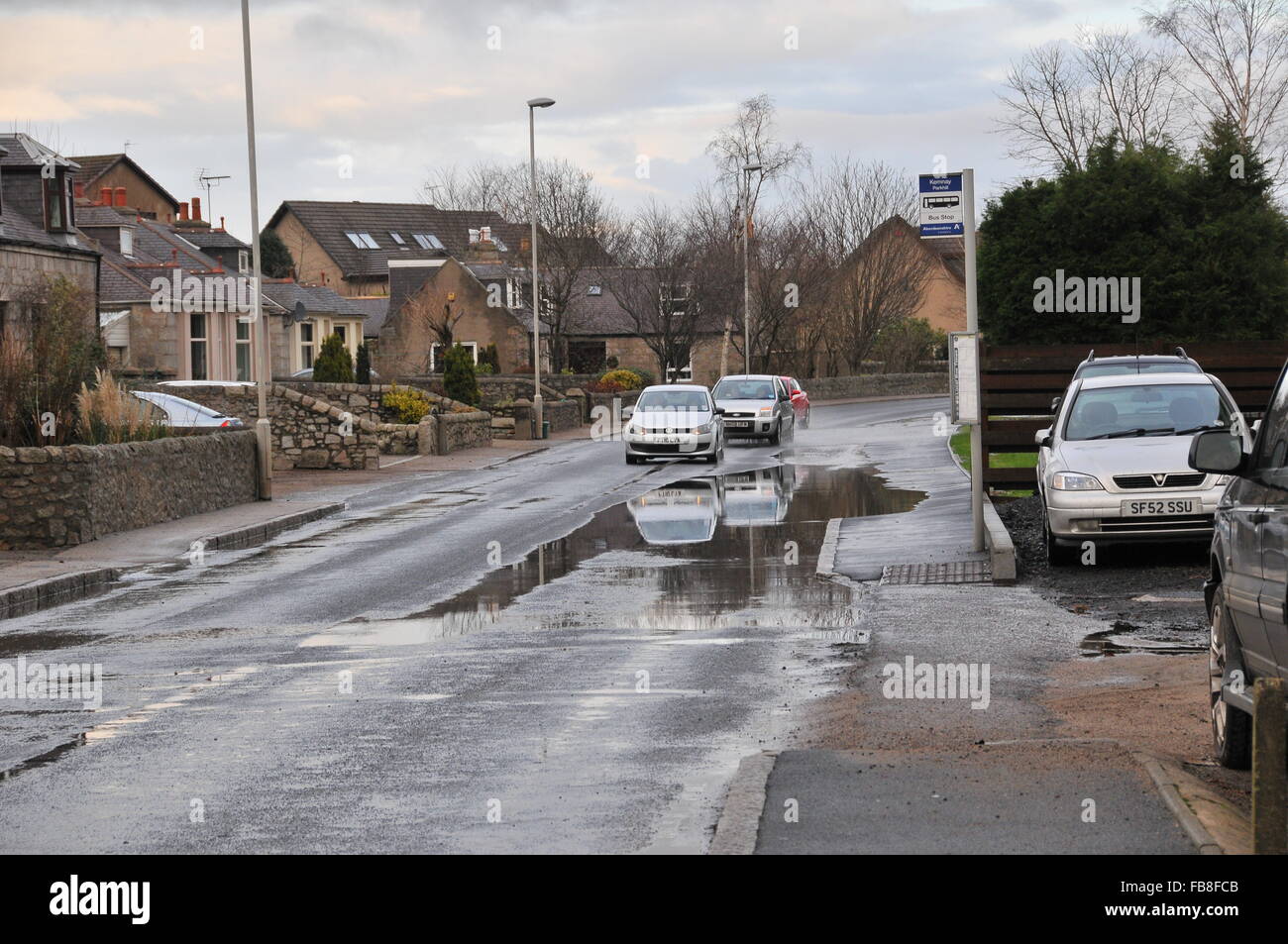 Kemnay, Aberdeenshire, Scotland, Regno Unito. 11 gennaio, 2016. uk meteo. inondazione in garage kirkstyle, kemnay credito: kemnay/fotografica alamy live news Foto Stock