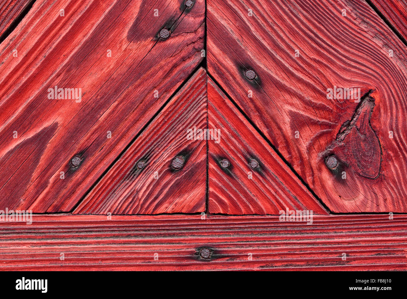 Schede di rosso, uno sfondo di legno o texture Foto Stock