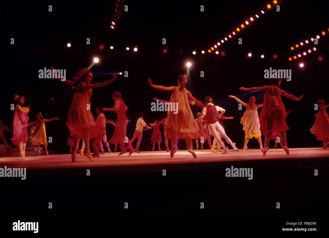 "Romeo e Giulietta" ballet; coreografo: Maurice BEJART. - 1966 - Francia / Ile-de-France (Regione) / Parigi - "Romeo e Giulietta" ballet; coreografo: Maurice BEJART. - Maurice BEJART ; - Romeo e Giulietta ballet ; - Philippe Gras / Le Pictorium Foto Stock