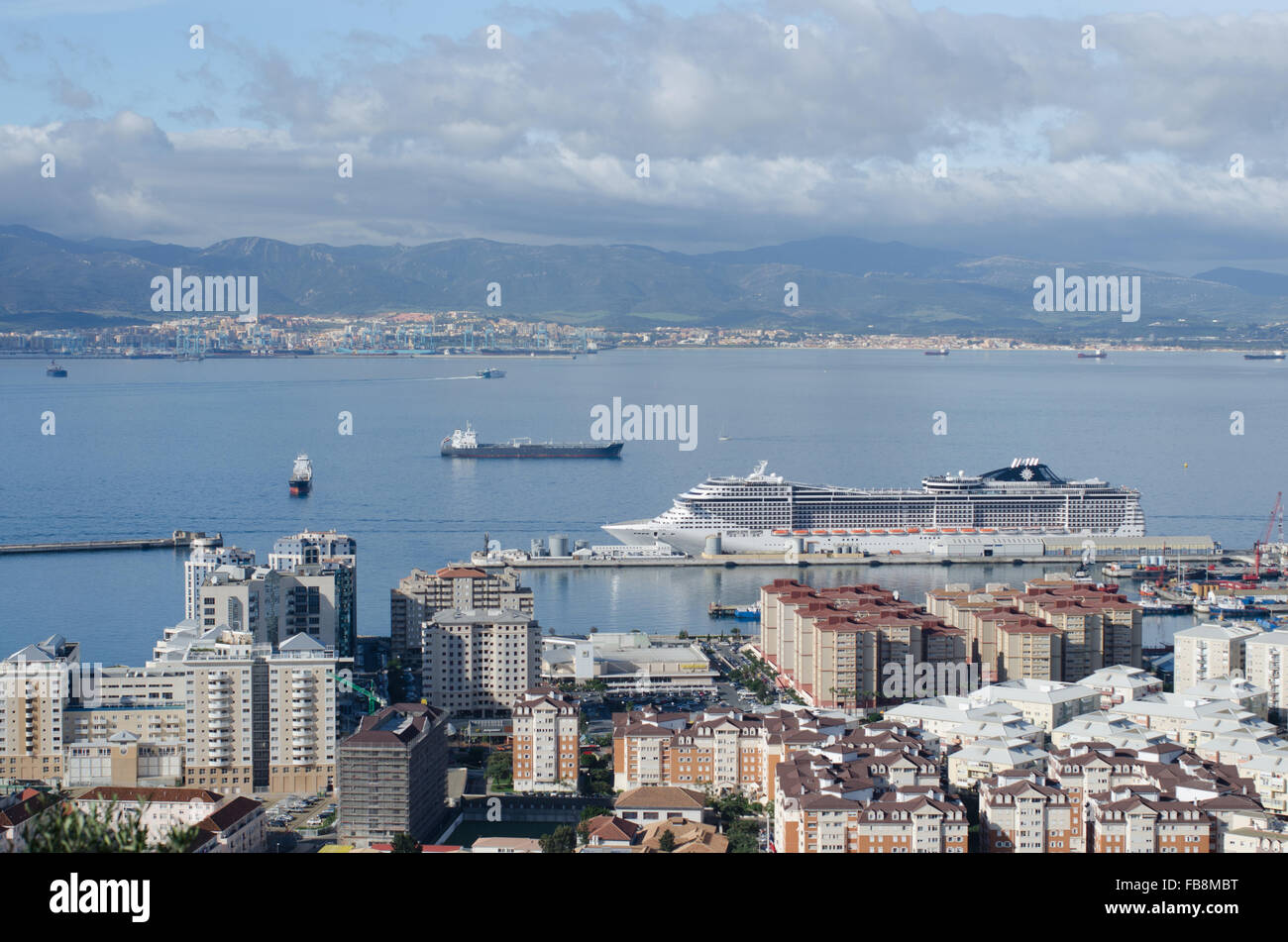 Nave da crociera MSC Fantasia ancorata in Gibilterra Foto Stock