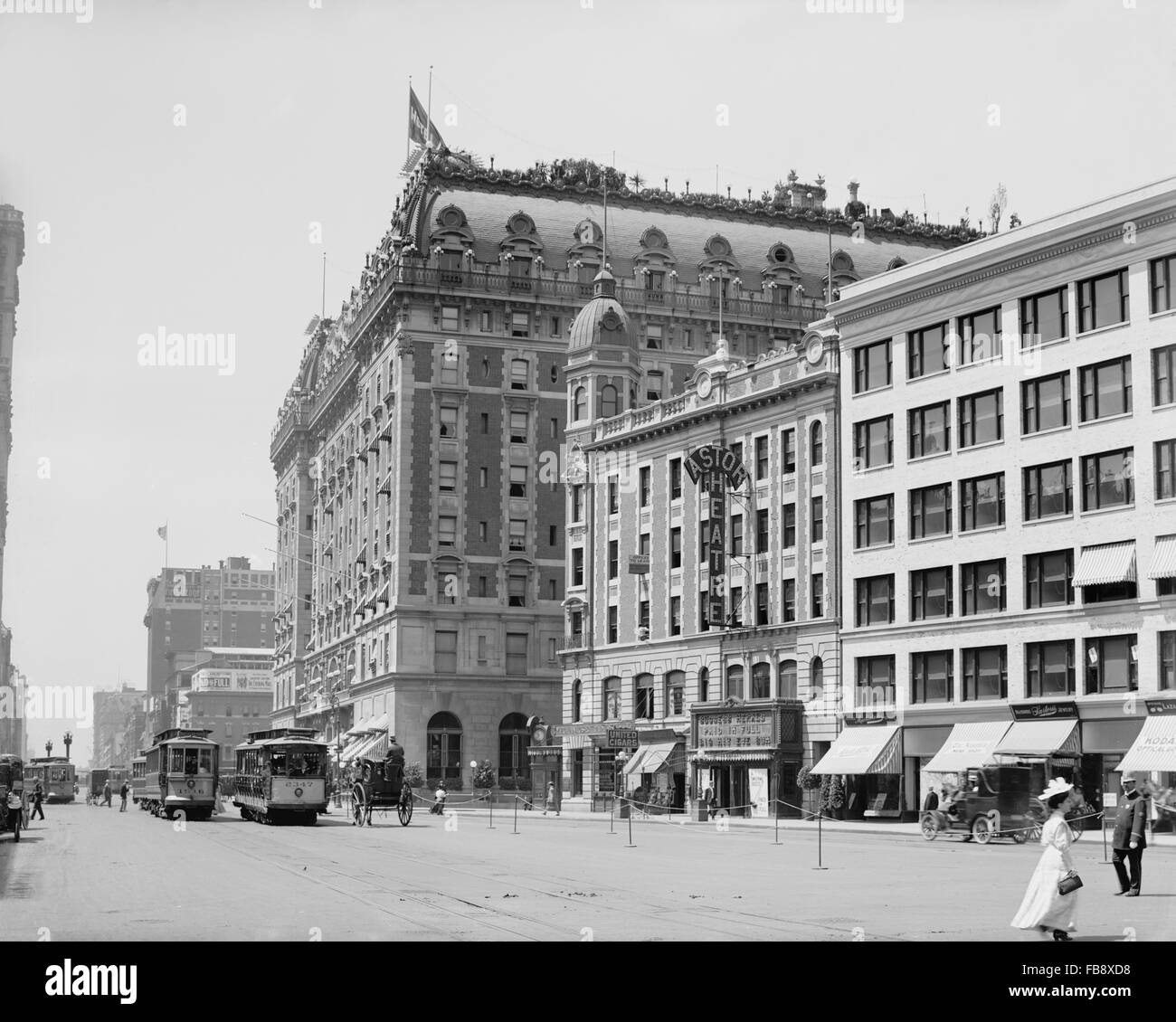 Scena di strada, l'Hotel Astor e il Teatro Astor, Broadway e Times Square a New York City, Stati Uniti d'America, circa 1910 Foto Stock