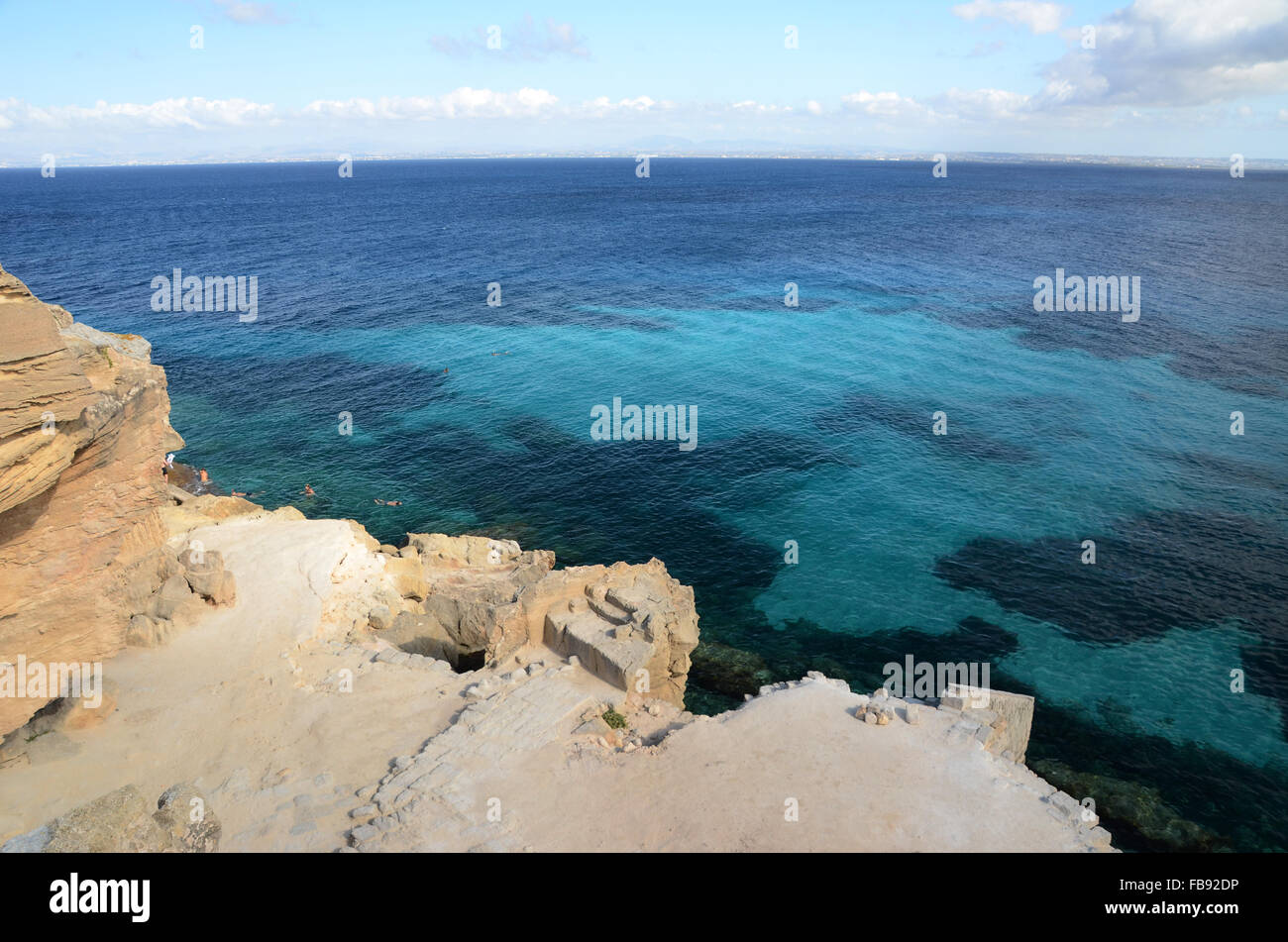 Azzurro mare isola di Favignana Sicilia Foto Stock