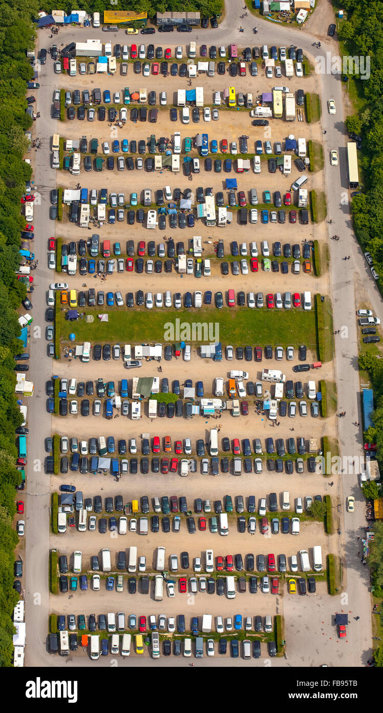 Vista aerea, parcheggio auto, Rock Hard Festival anfiteatro 2015 Gelsenkirchen su Rhine-Herne Canal, Gelsenkirchen, zona della Ruhr, Foto Stock