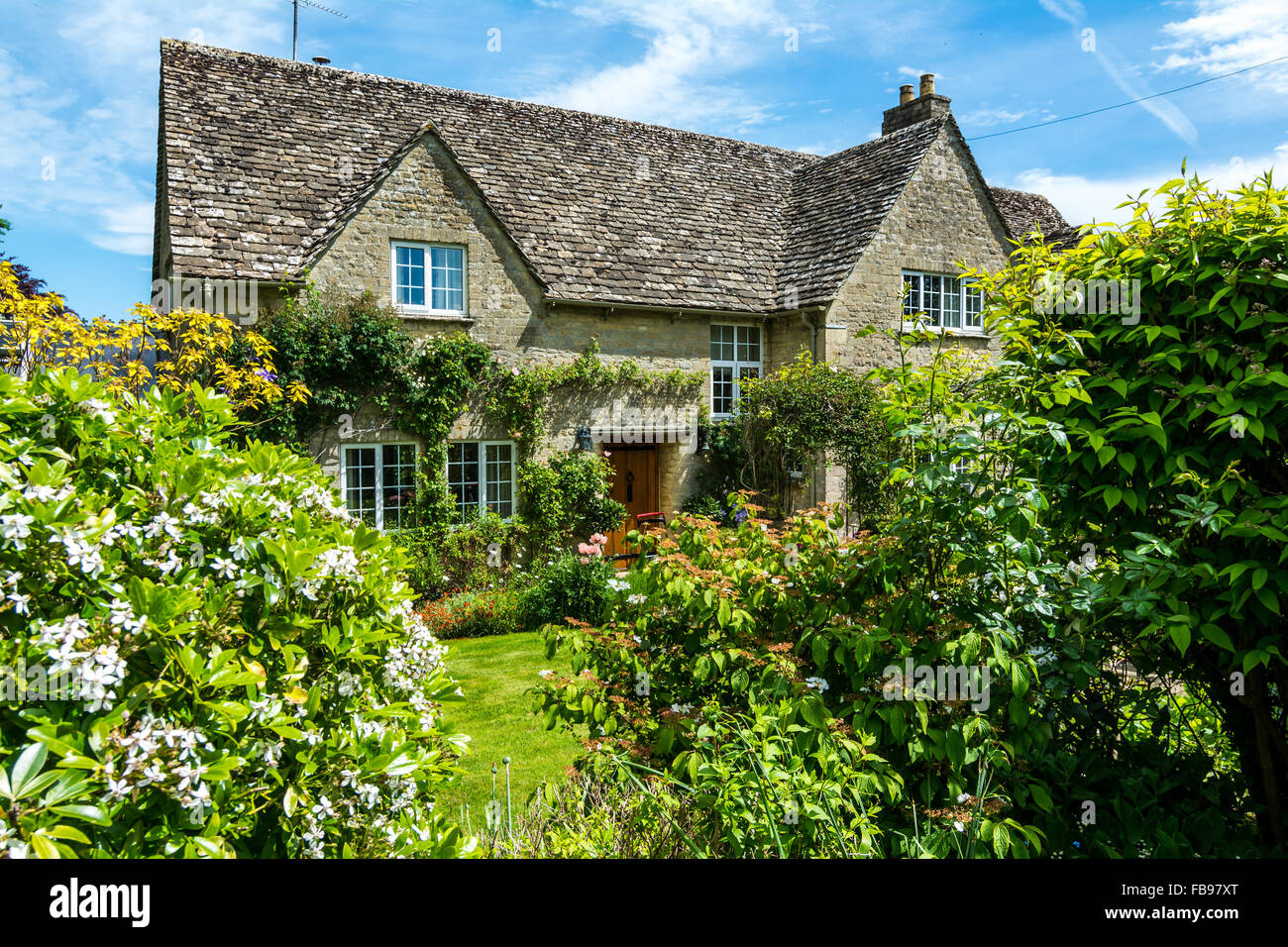 Incantevole vecchio cotswold stone house a Witney,Oxfordshire, England, Regno Unito Foto Stock