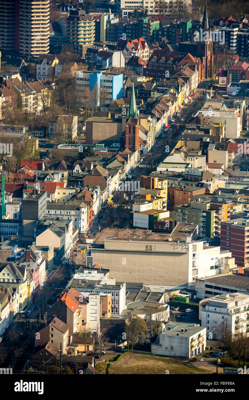 Vista aerea, via dello shopping Bahnhofstrasse zona pedonale con Bonifacio chiesa e la chiesa a croce, Herne, la zona della Ruhr Foto Stock