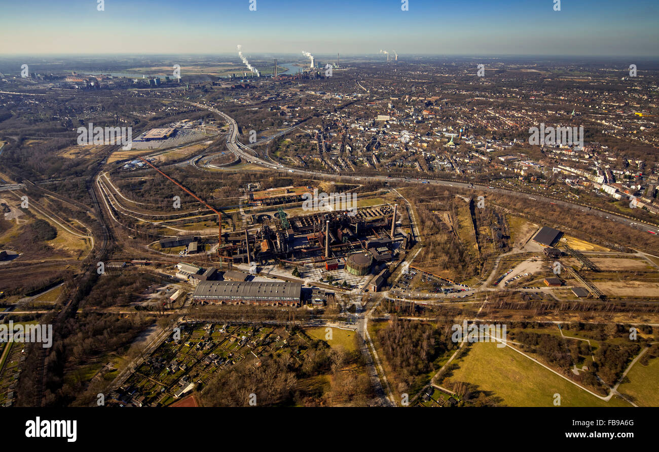 Vista aerea, Landschaftspark Nord con aree verdi, patrimonio Unesco, ex acciaierie, Duisburg, Ruhr, Renania settentrionale-Vestfalia, Foto Stock