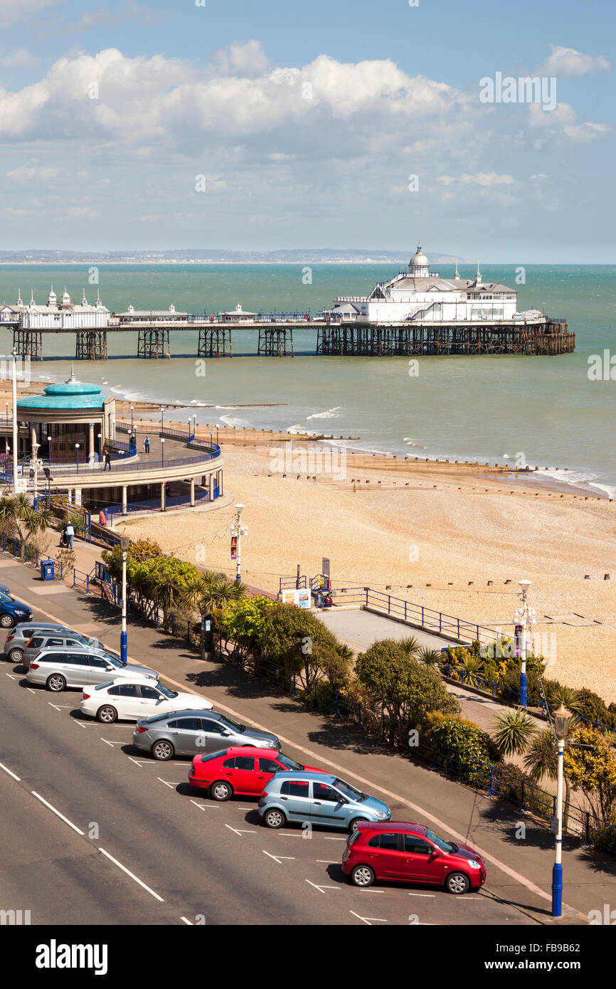 Uccelli-eye del palco per spettacoli, Pier e dalla spiaggia, Eastbourne, East Sussex, Inghilterra Foto Stock