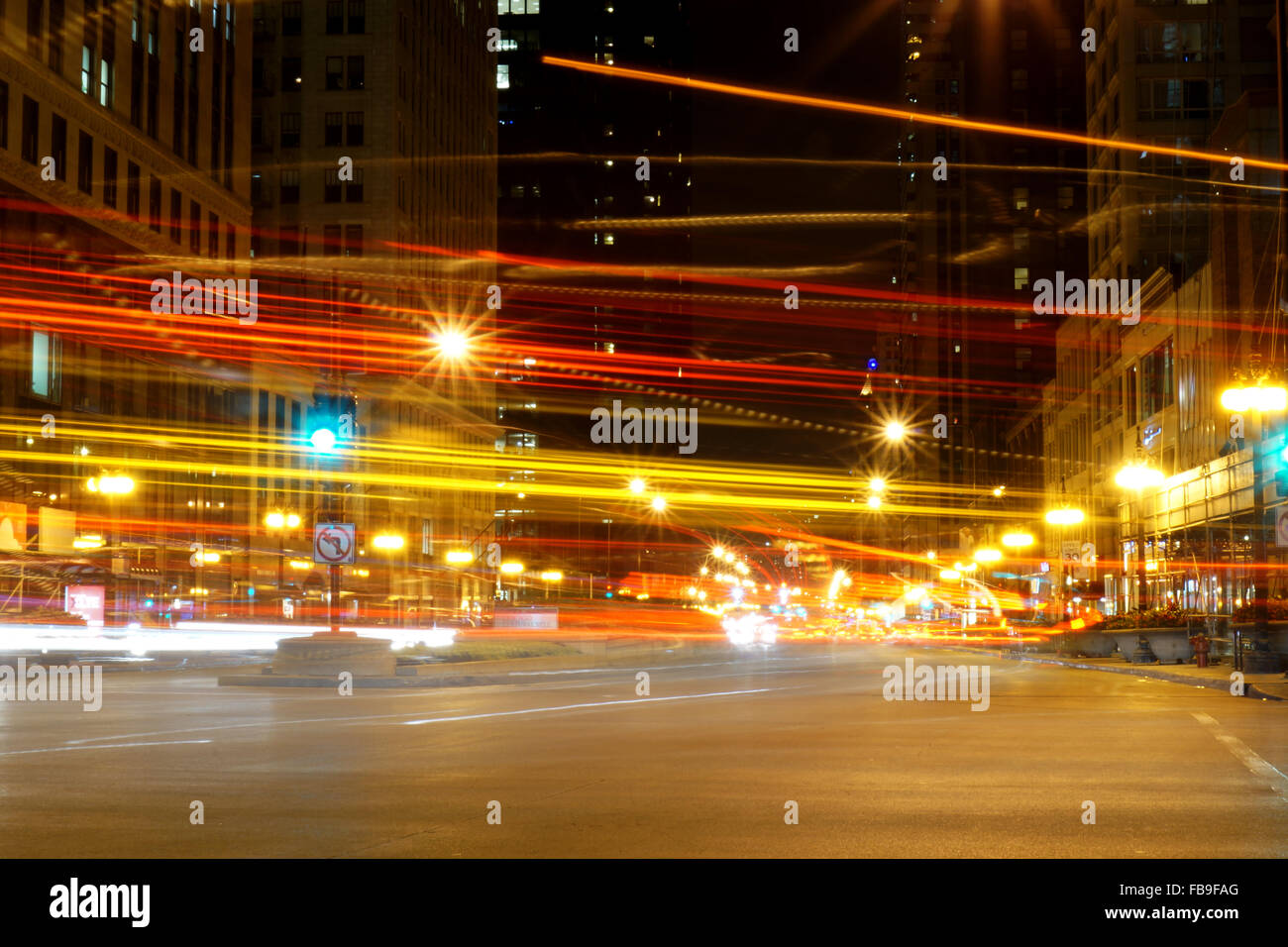 -Città di notte serie- Wacker Drive e Columbus Drive di traffico di notte Foto Stock