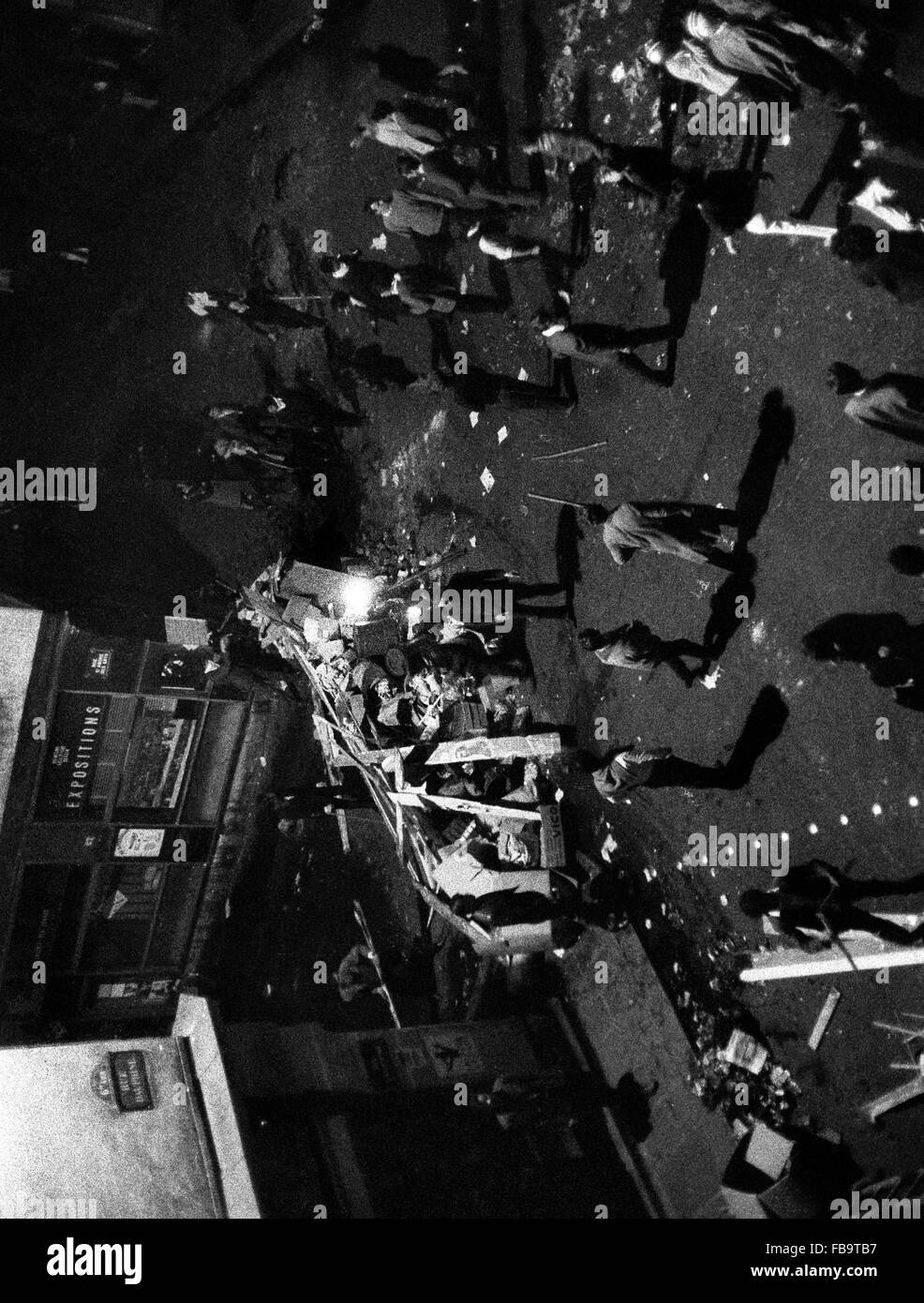 Gli eventi del maggio 1968. - - Eventi di maggio 1968. - I dimostranti e barricate durante le sommosse di Parigi. - Philippe Gras / Le Pictorium Foto Stock