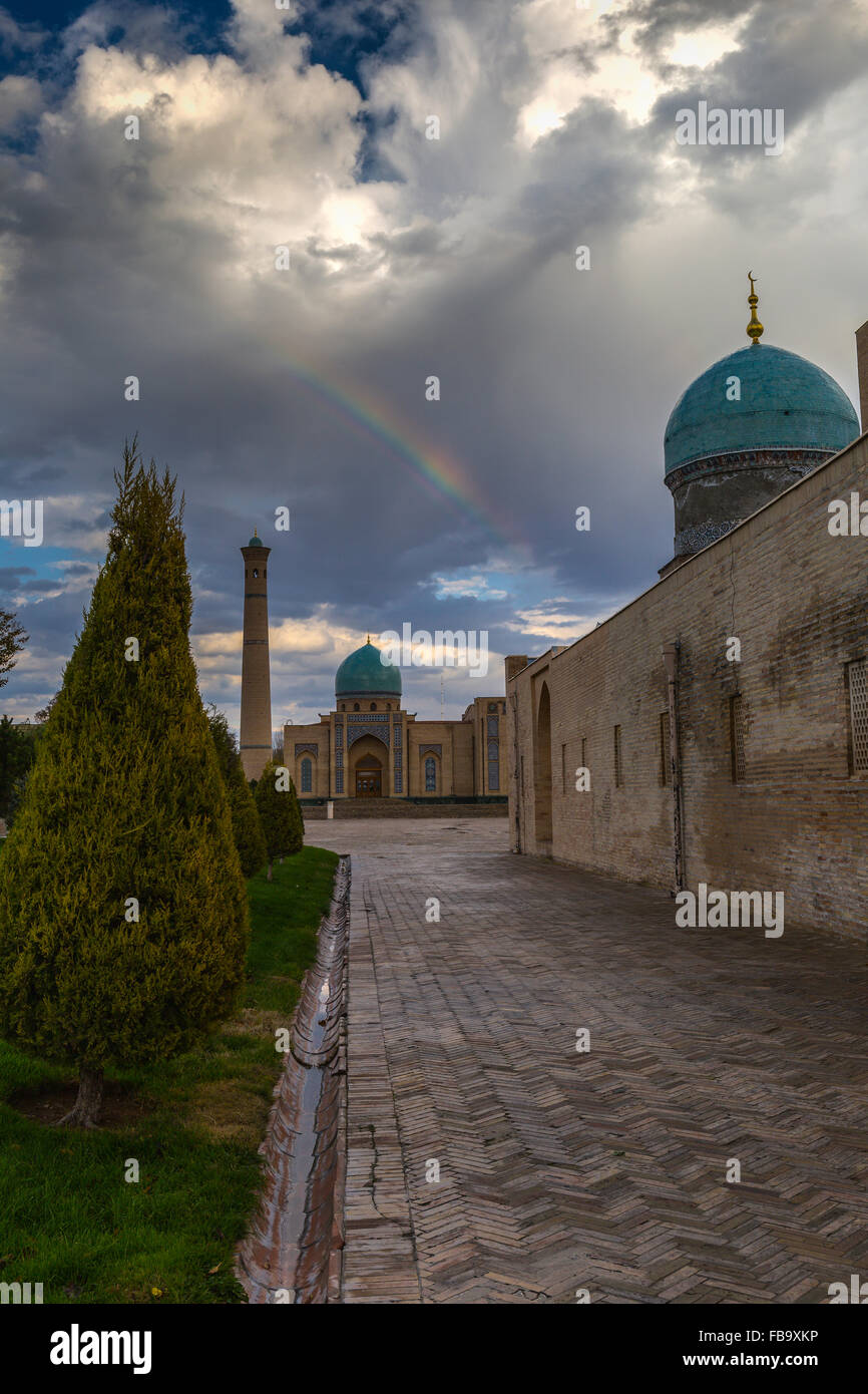 Khast Imam complesso in Tashlent. Una serie di moschee e madrase Foto Stock