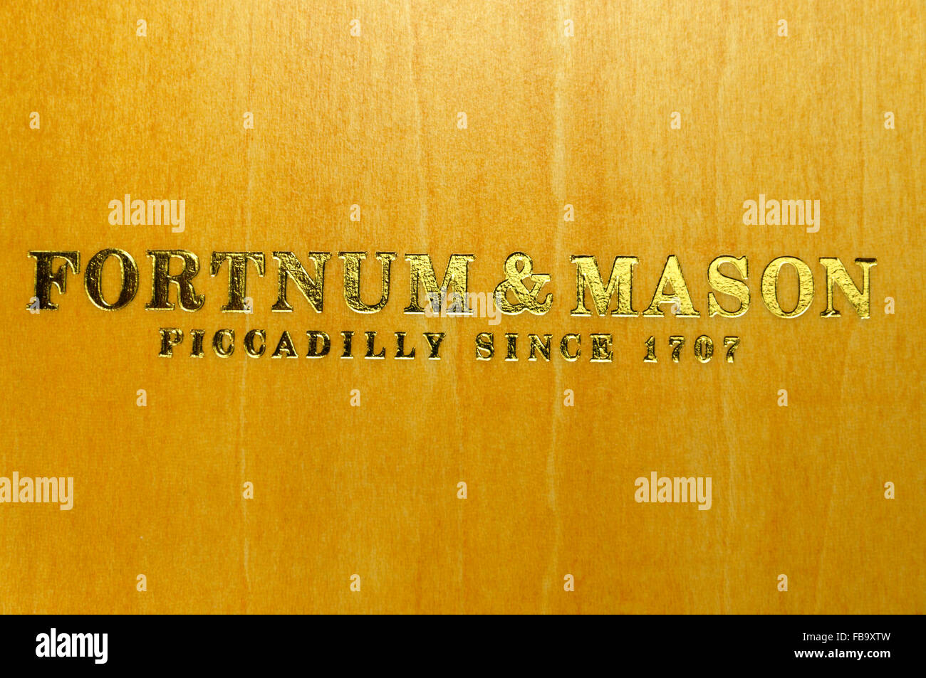 Fortnum & Mason nome sul coperchio di custodia. Foto Stock