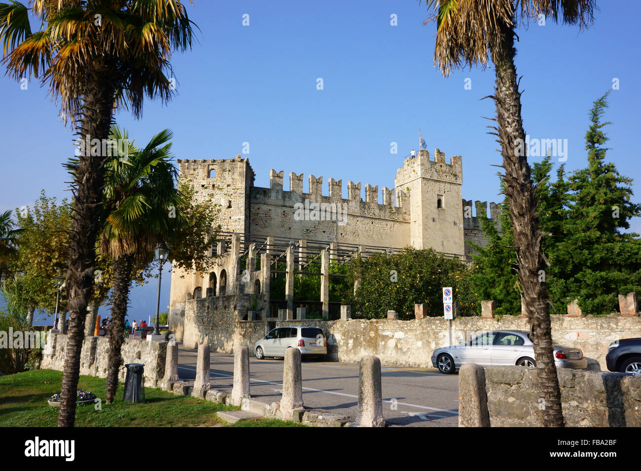 Castello del secolo IX, comune Lazise, Lago di Garda, Italia Foto Stock