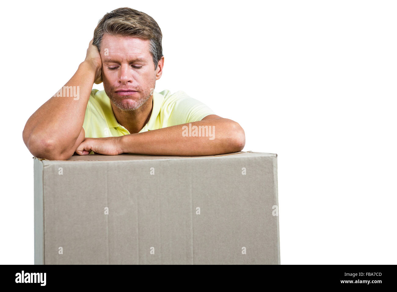 Close-up di triste uomo con scatola Foto Stock