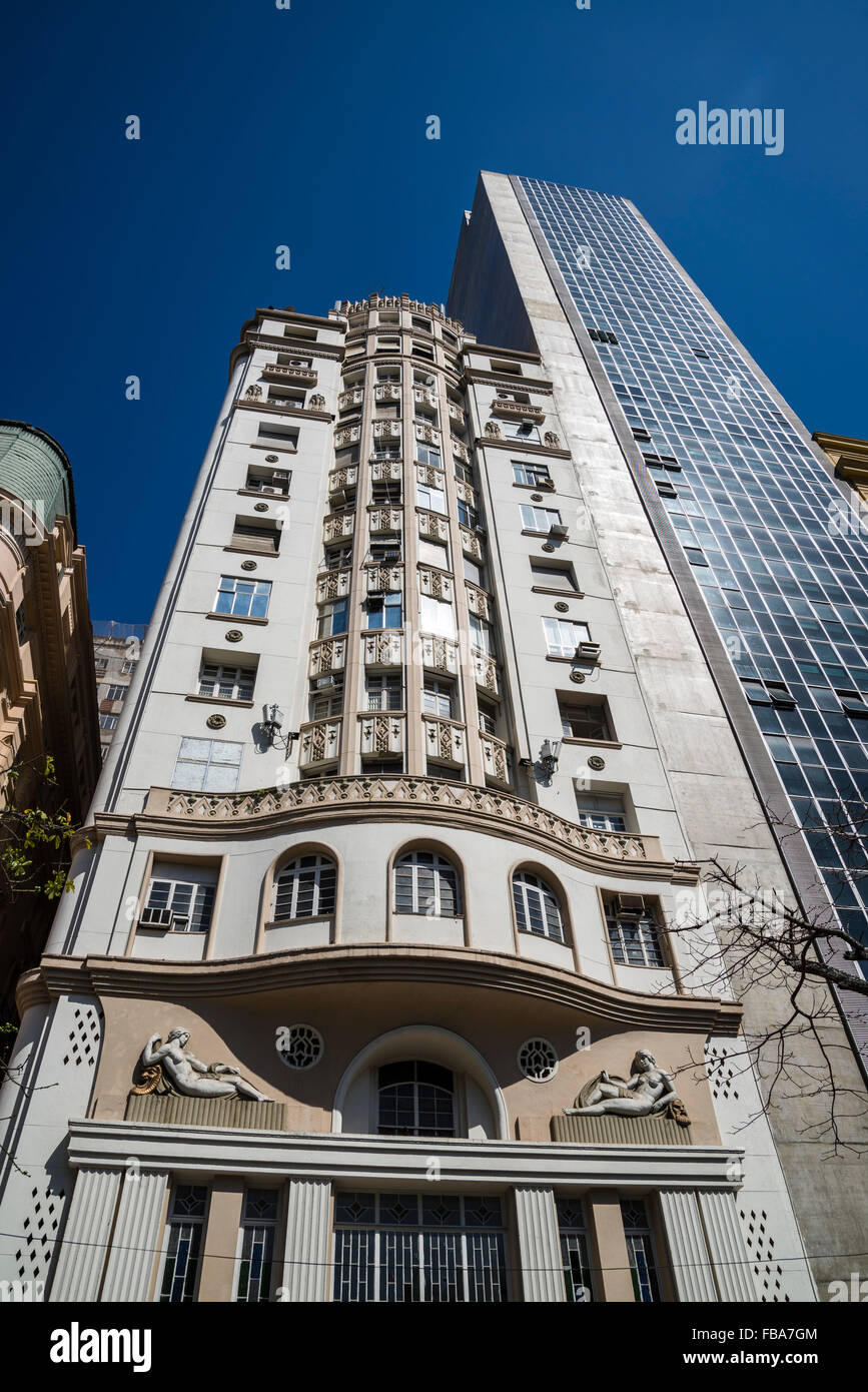 Edificio Art Deco e moderno grattacielo, Praça Floriano, Rio de Janeiro, Brasile Foto Stock